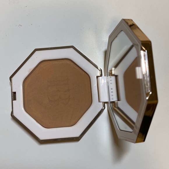 Fenty Beauty sunstalk’r bronzer in shade (shady biz) - Picture 2 of 4